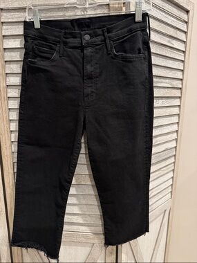 162. MOTHER insider Black Raw-Hem Ankle Crop Jeans